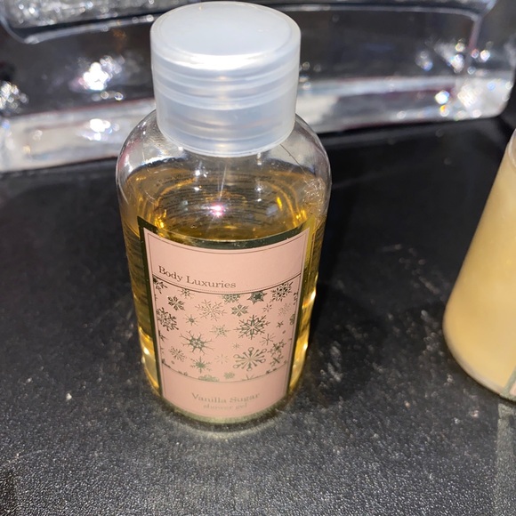 BODY LUXURIES 3PC. VANILLA SUGAR BATH SET - Picture 2 of 4